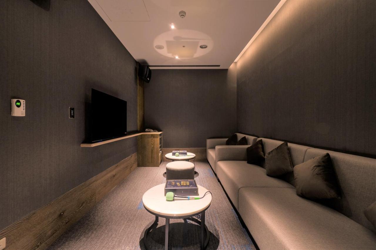 Evergreen Palace Hotel Chiayi Taibao Eksteriør bilde The private karaoke box